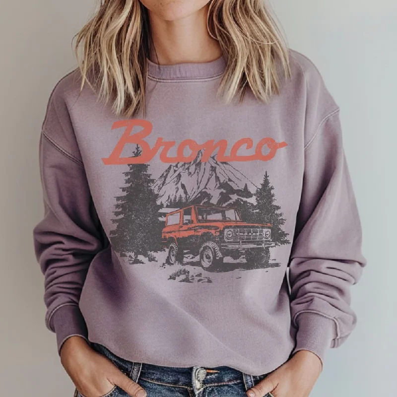 Winter Bronco Plush Crewneck Graphic Sweatshirts Collection