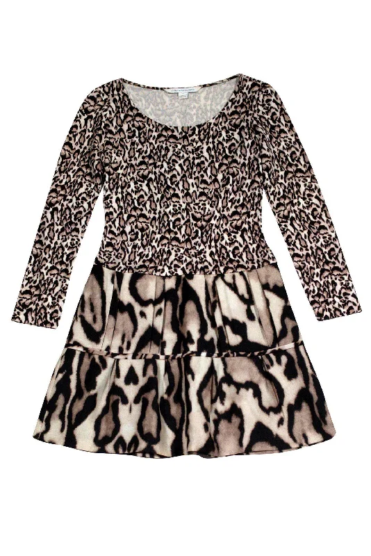 Diane von Furstenberg - Animal Print Fit & Flare Dress Sz 0 Open-back unclassified dresses