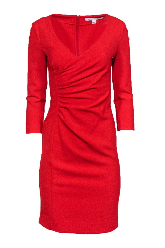 Diane von Furstenberg - Red Sheath Dress w/ Ruched Side Sz 0 Printed unclassified dresses