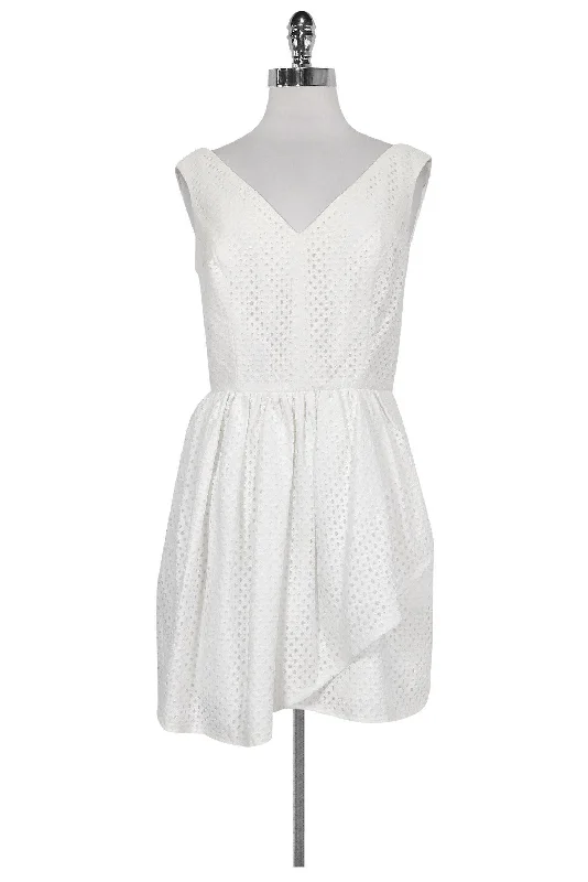 Keepsake - White Eyelet Fit N Flare Dress Sz M Affordable unclassified dresses